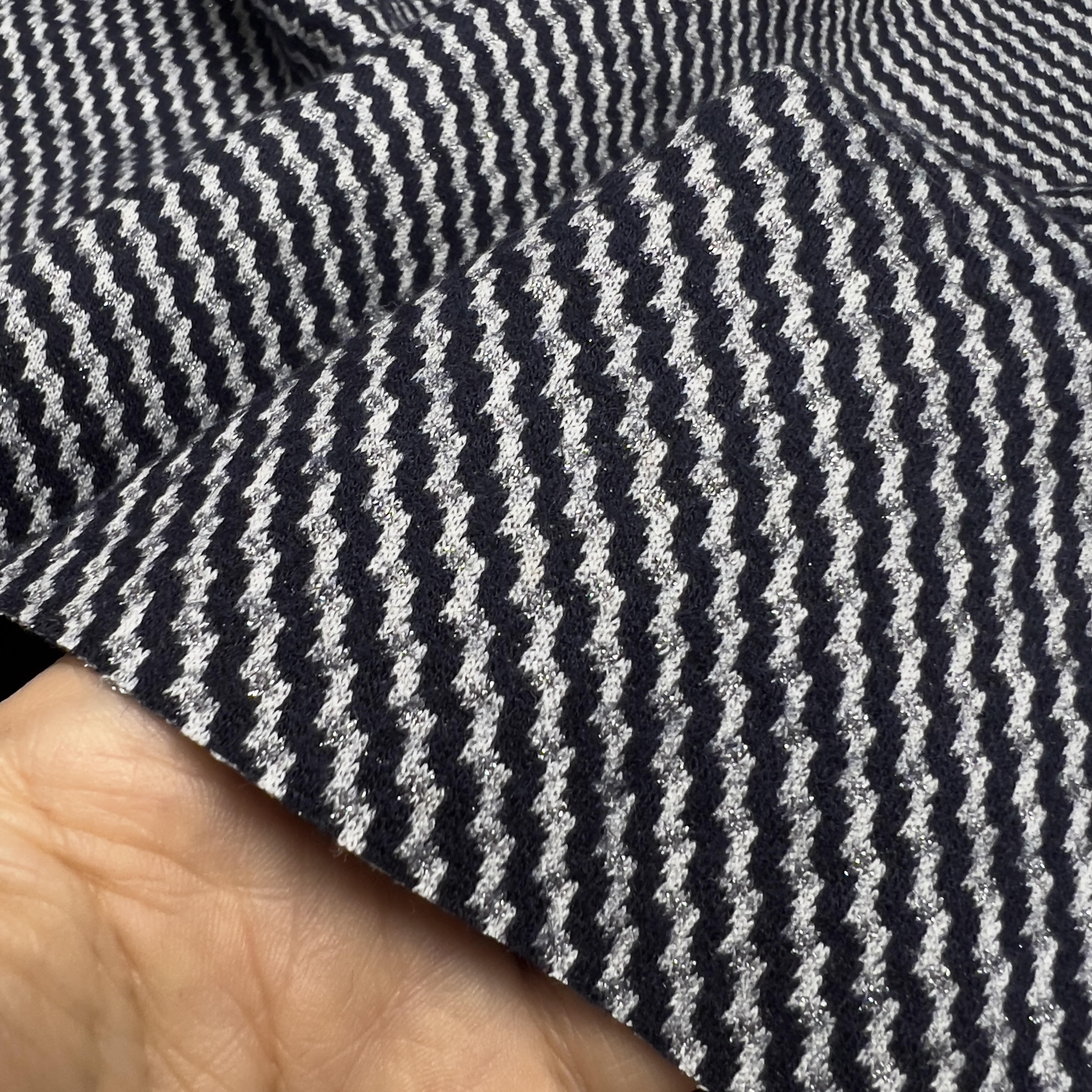 进口羊毛针织提花面料 弹力 黑白斜波浪纹秋冬连衣裙旗袍布料