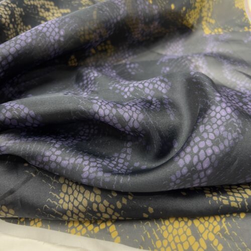 雪纺纱蟒纹渐变印花布料 定位花紫色光泽丝滑连衣裙服装面料