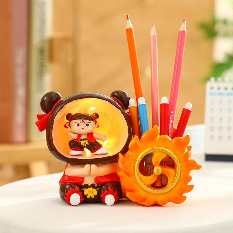 可爱哪吒笔筒小夜灯摆件儿童书房书桌装饰品收纳小朋友六一节礼物