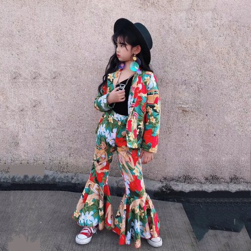 复古走秀潮服2025春秋新款女童印花翻领西服外套大喇叭裤两件套装