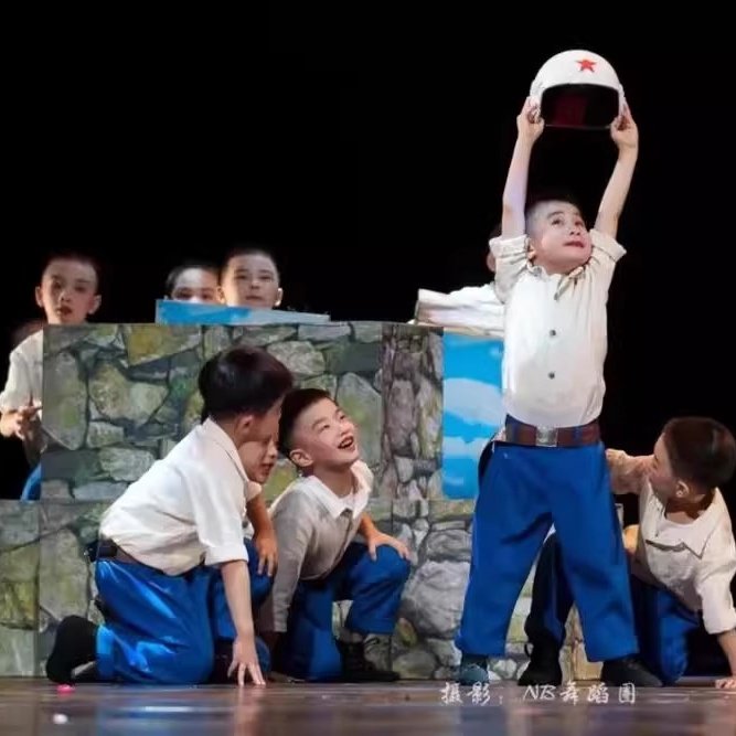 第十二届小荷风采大院里的小男孩舞蹈服白色头盔白衬衣蓝裤子套装,童装/婴儿装/亲子装,儿童演出服,淘宝优惠券,粉丝福利购,淘宝优惠卷