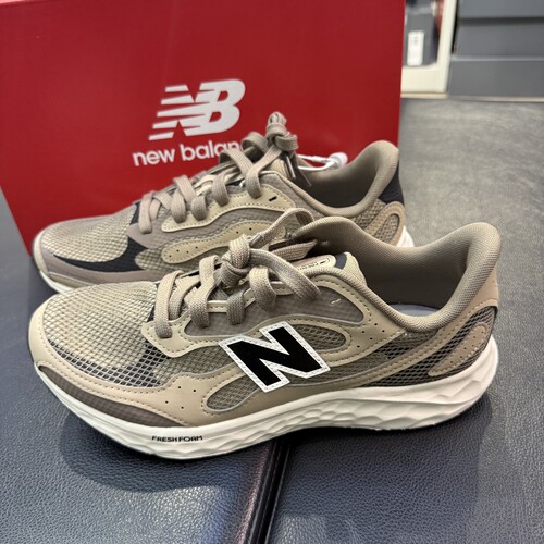 New Balance NB 男女同款情侣鞋Arishi v4缓震运动跑步鞋MARIS819