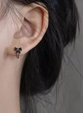 甜酷精致迷你黑色蝴蝶结耳钉2024年新款小众高级感设计养耳洞耳环