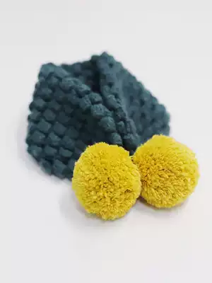 Small honey children's clothing 2021 Winter new handmade crochet wool ball collar girl foreign pie warm scarf