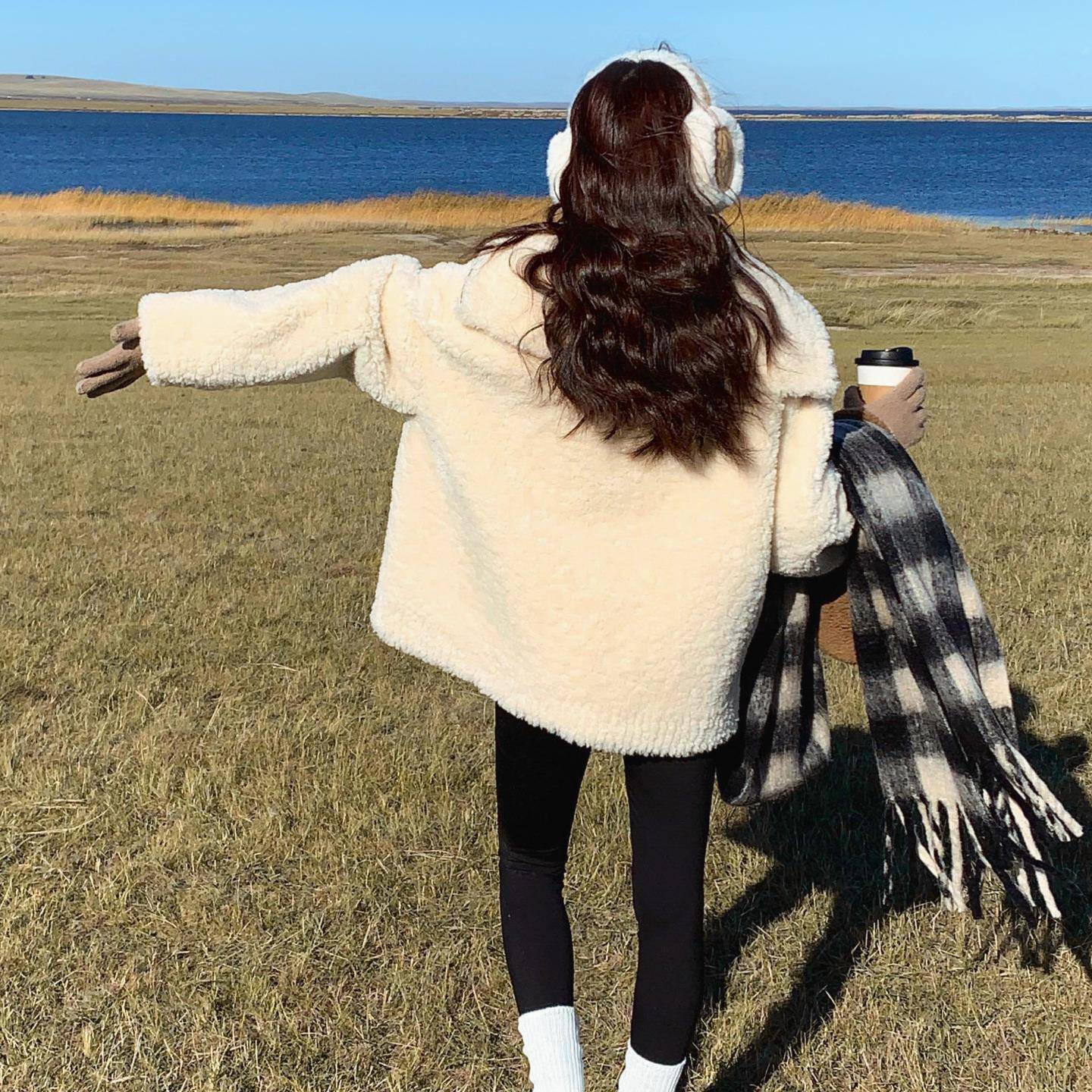 米海军羔b2-807领羊白仿毛外套女短款冬超好看软糯加厚保暖皮毛一