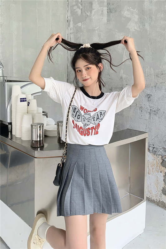Real shot real price deep fried Street contrast color matching knitted round neck short sleeve top high waist pleated skirt