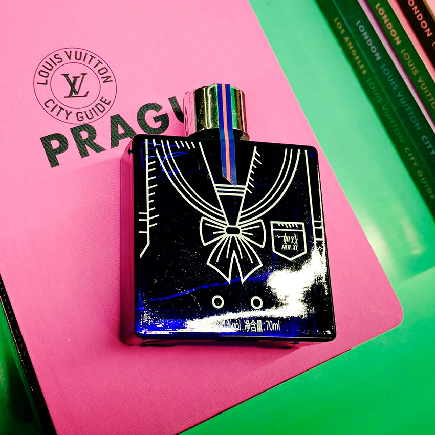 如戏出品 桃枝妖妖 21度低度 蓝色jk装瓶 小瓶 微醺 利口酒 70ml