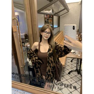 豹纹毛衣外套女秋季慵懒针织开衫休闲上衣外搭收腰显瘦吊带连衣裙