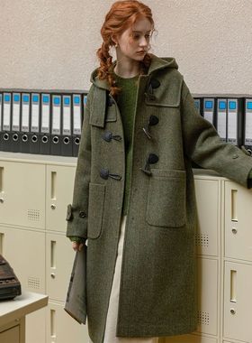 2025年新款宽松显瘦连帽牛角扣绿色呢子大衣中长款外套女冬季新款