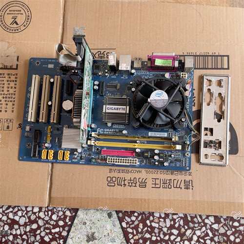 可维修技嘉主板 GA-945PL-S3G，实物拍摄。9D议价