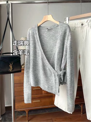 走瑞典！219+！设计感交叉绑带V领长袖针织衫软糯亲肤上衣毛衣女