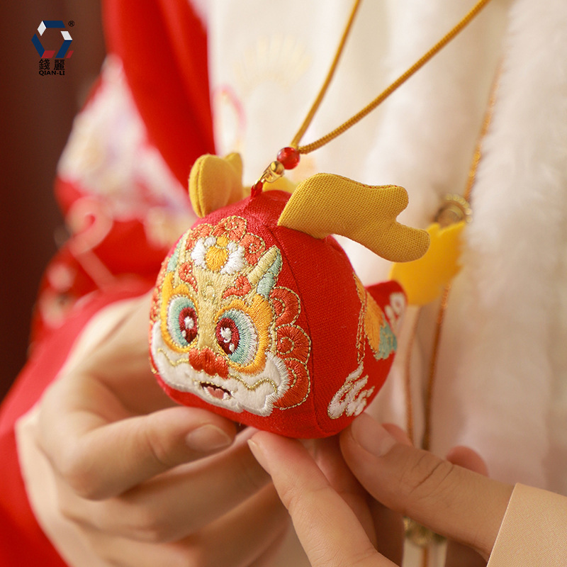 新品上市龙年香包立体香囊刺绣龙车载挂件传统手工布艺礼品送礼佳