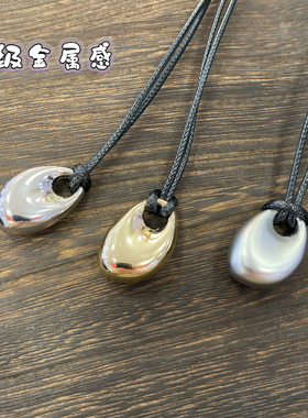 金属吊坠光泽项链轻奢简约百搭韩式黑绳长款小众设计高级感毛衣链