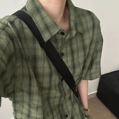 军绿色格子短袖衬衫男夏季薄款