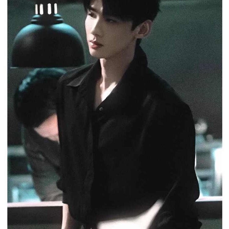 日系小众设计感黑色衬衫男