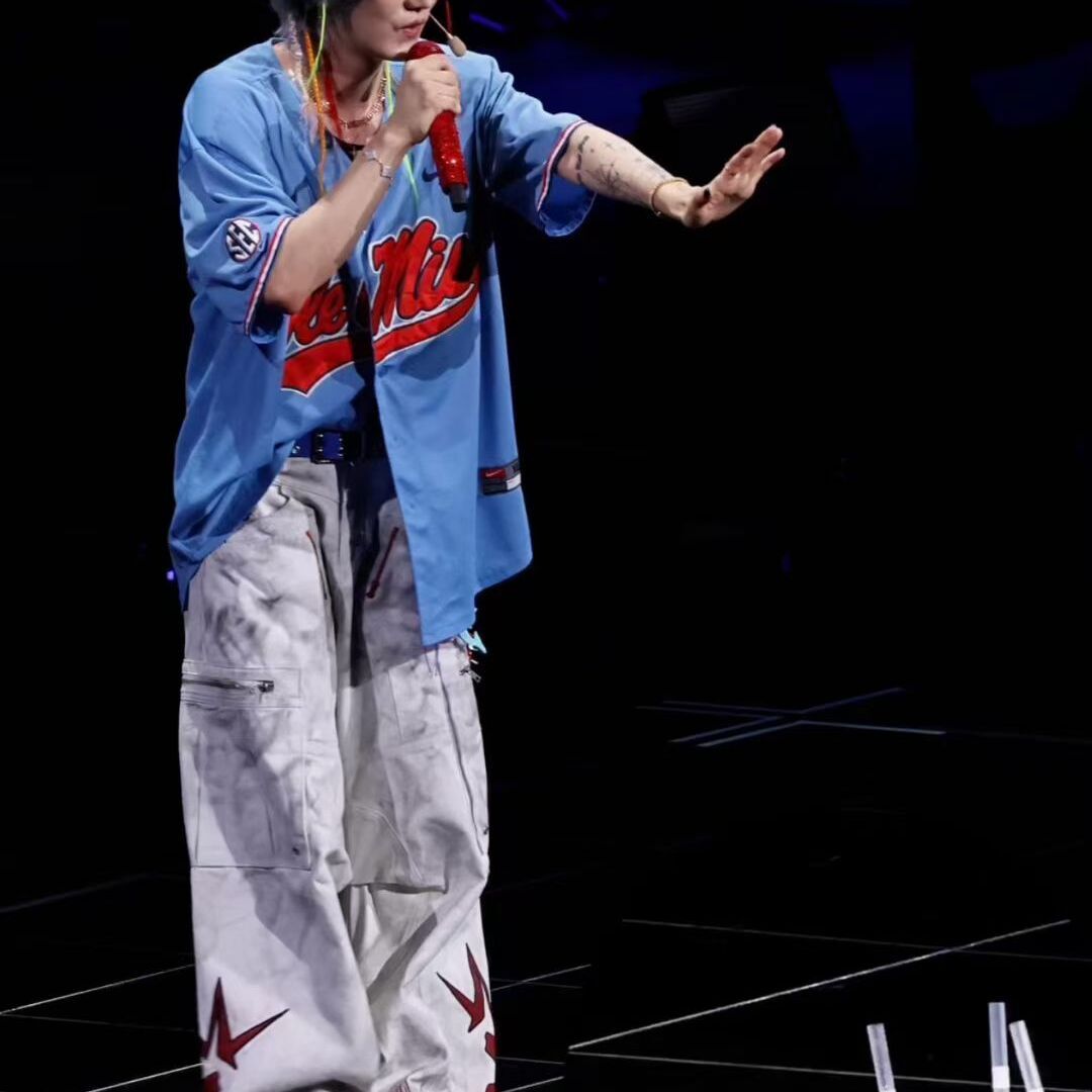 鹿晗同款 美式复古重工新款十字架刺绣牛仔裤穿搭设计感宽松阔腿