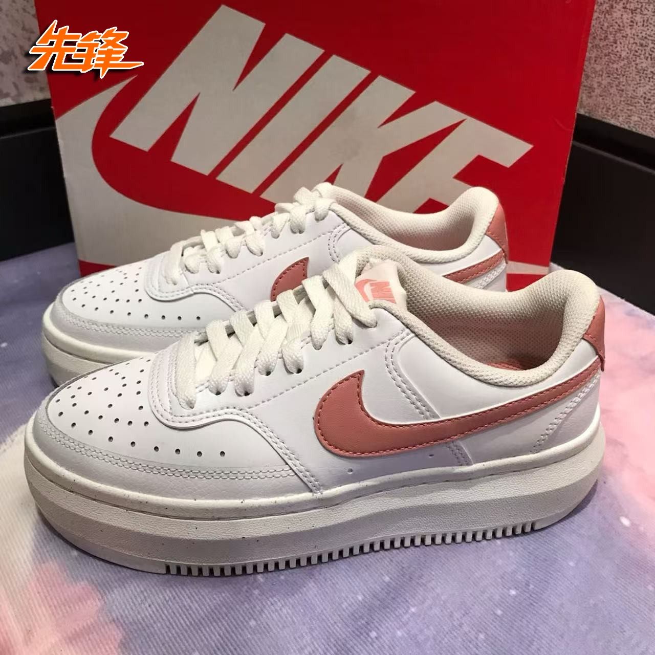 先锋运动 Nike Court Vision Alta 女子内增高休闲板鞋DZ5394-102