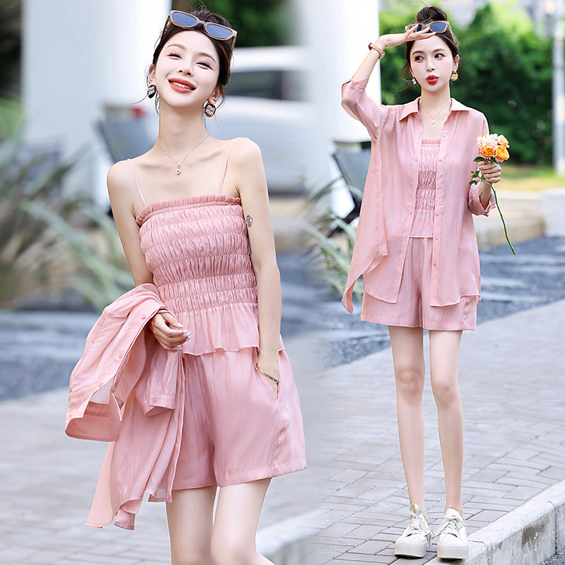 夏装搭配吊带一整套时尚女套装时髦洋气天丝防晒衬衫短裤裤三件套