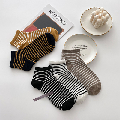 袜子女韩国条纹ins潮风黑白短袜