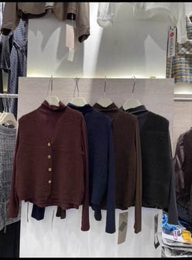 大方15031秋季新款时尚百搭V领针织马甲女+半高领T恤真两件套上衣