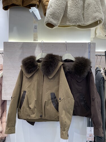 依然5A95冬季新款加厚狐狸毛领皮草羽绒棉外套女时尚保暖短款外套