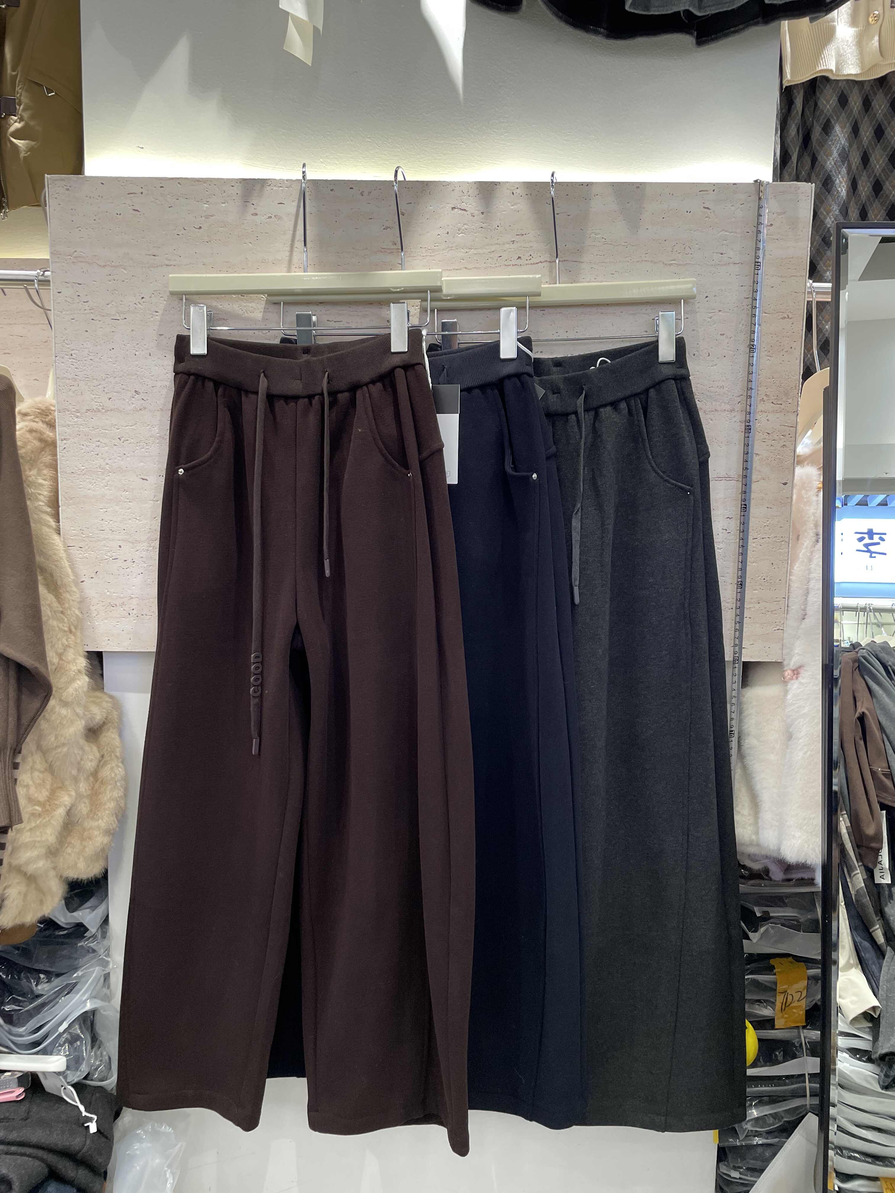 世纪好来6613冬韩版抽绳松紧腰羊绒复合特舒绒加厚绒毛呢弯刀女裤