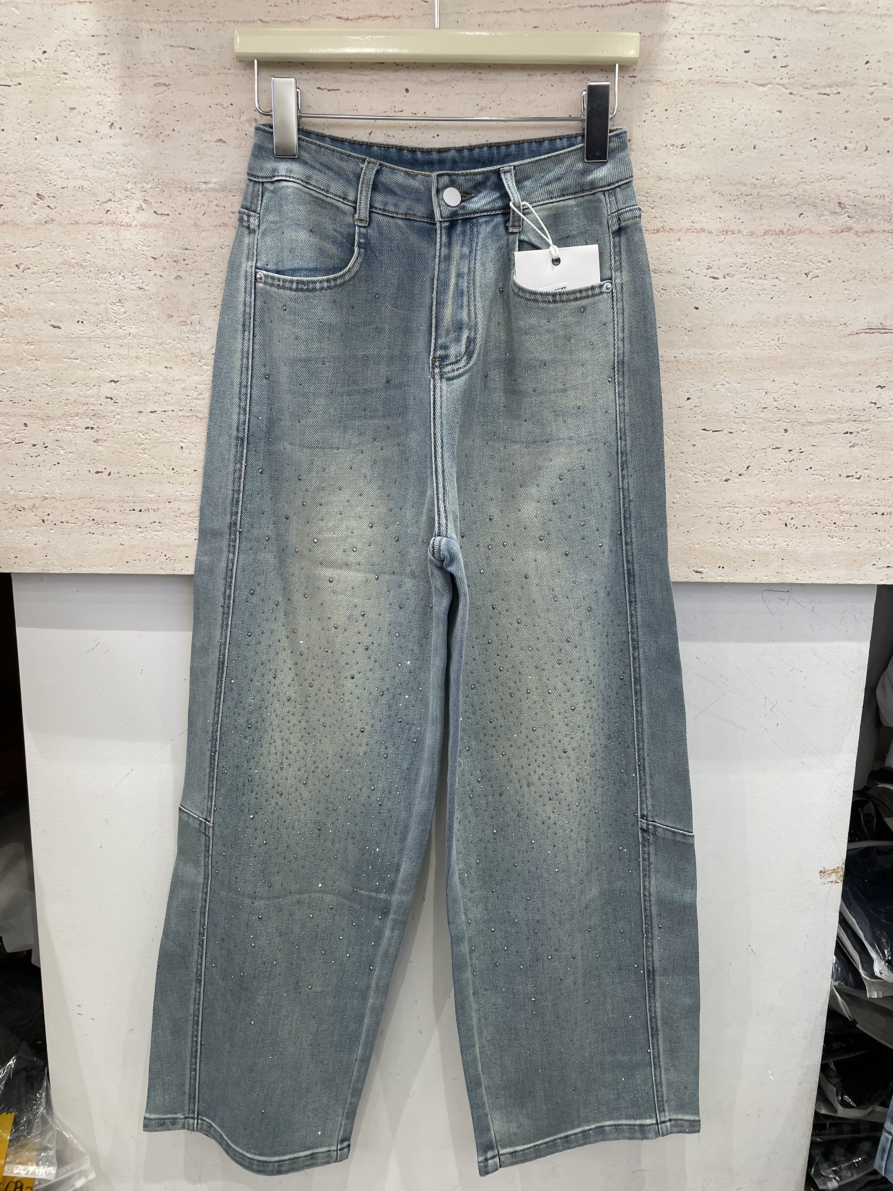 酥旺690-1春秋新款重工烫钻满天星浅蓝色牛仔直筒裤女宽松阔腿裤