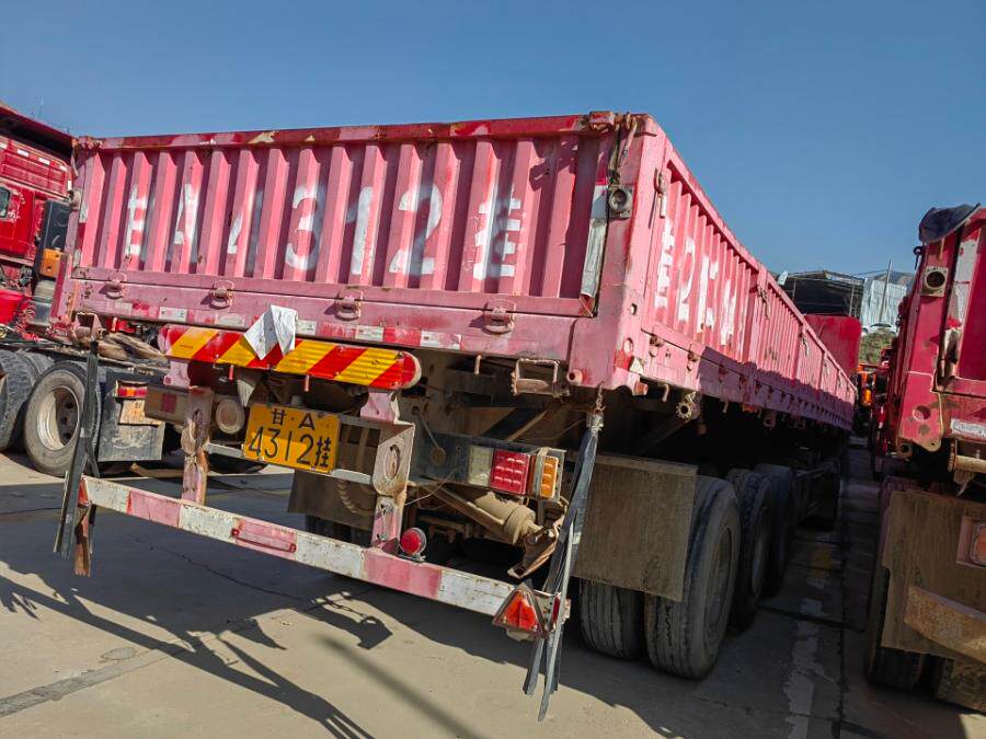 4月2日白银市车牌号为甘A4312型号为鸿宇达牌WMH9400Z重型自卸半挂车一辆网络拍卖公告