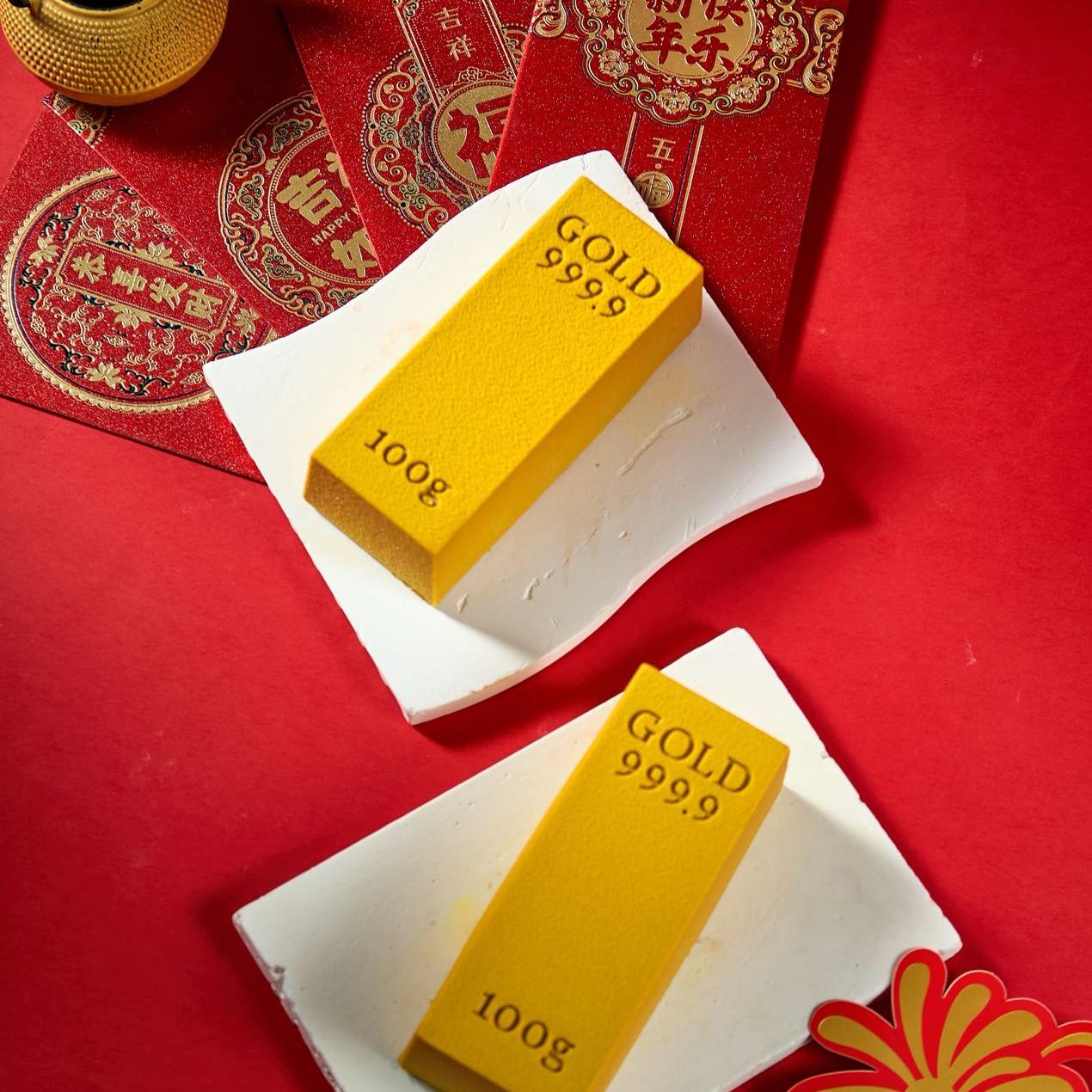 抱金砖慕斯蛋糕