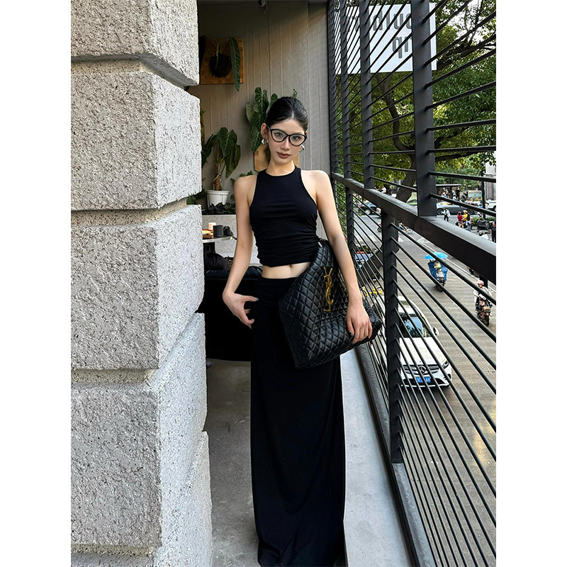 K2 ONLINESTORE 御姐范圆领无袖吊带背心女黑色修身包臀半裙套装