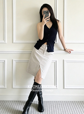 K2 ONLINESTORE 简约黑色单排扣v领针织开衫女设计感收腰开叉半裙