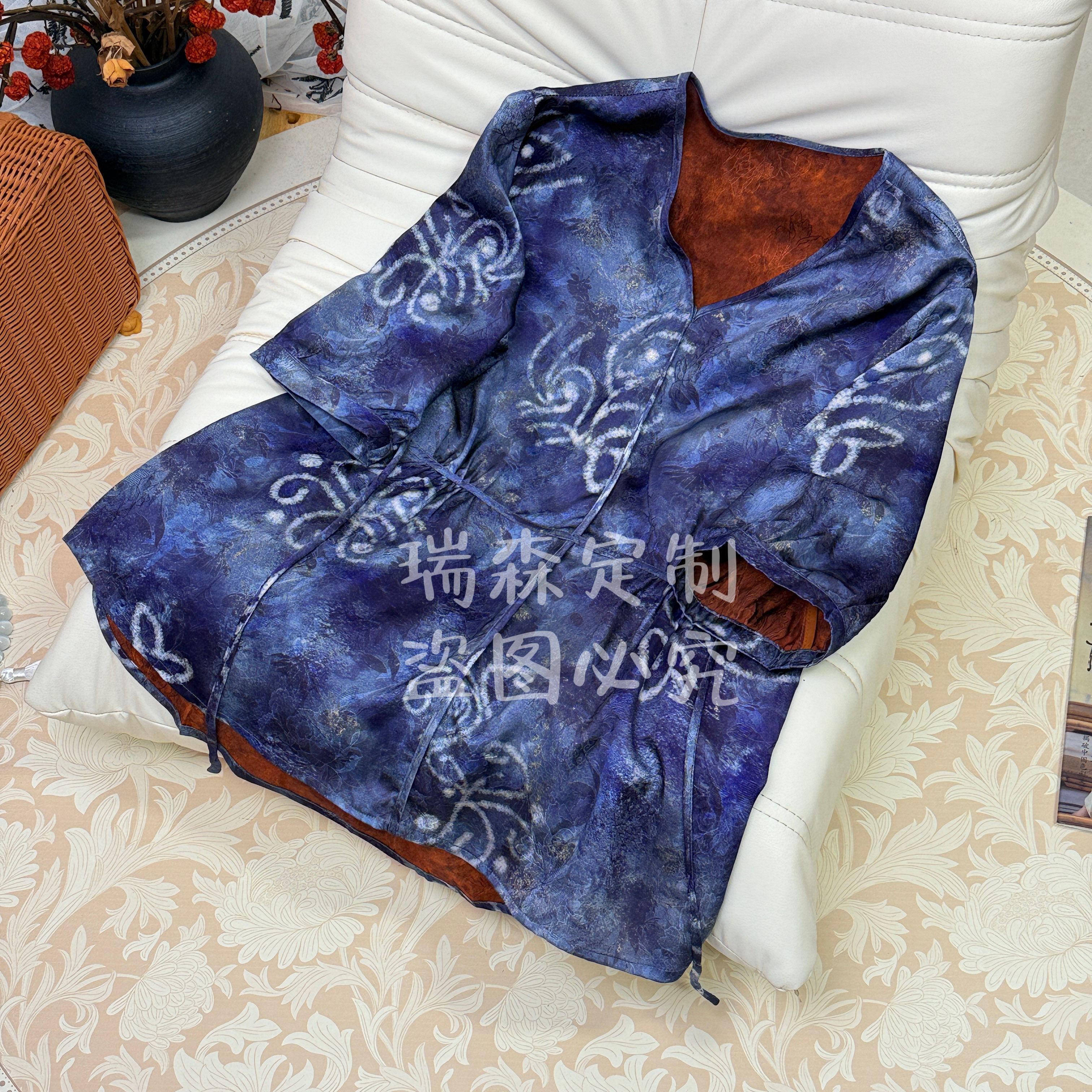 968 青花瓷V领中袖收腰上衣T恤百搭气质-胸围100-前长64后长70