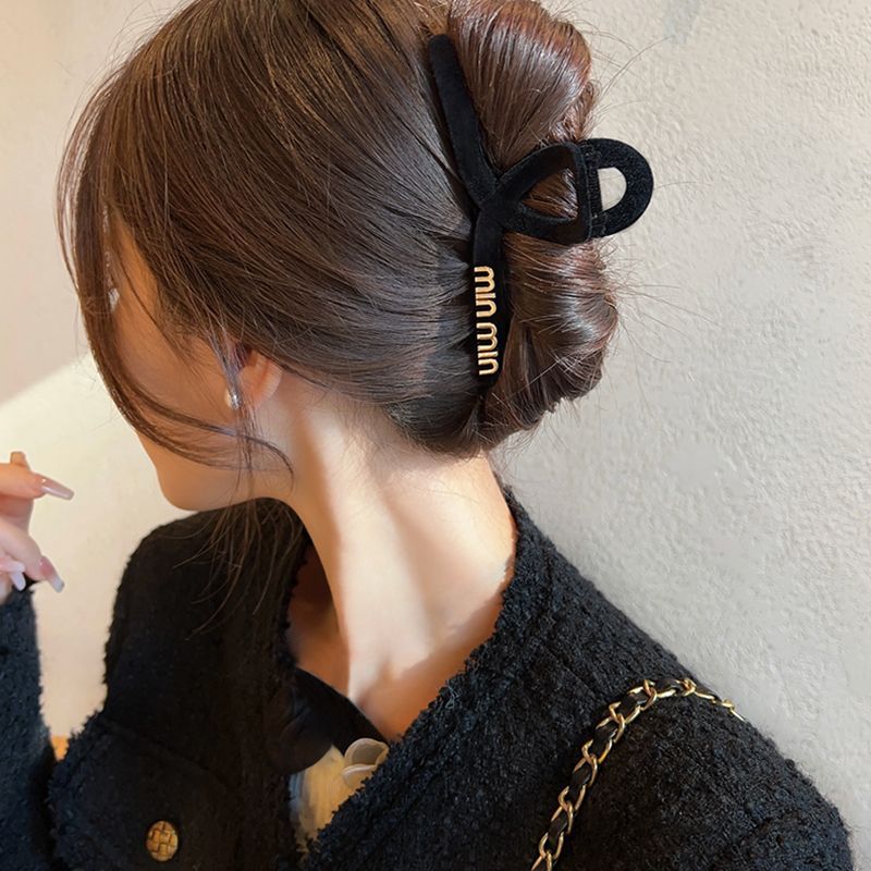 复古气质植绒字母抓夹