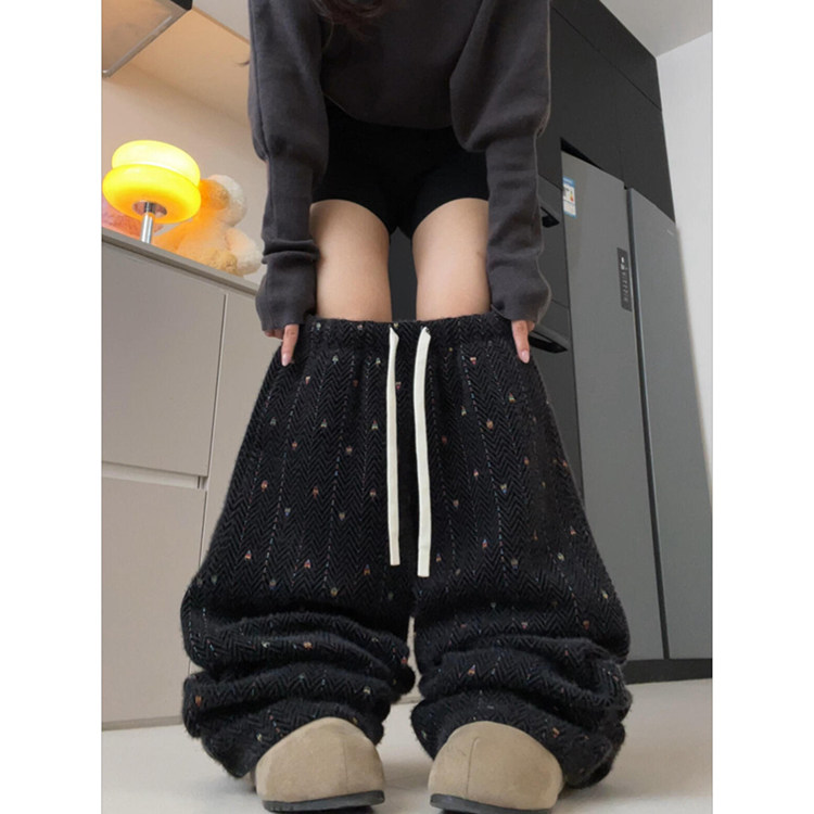 黑灰色爱心人字纹阔腿裤女秋冬季2026新款高腰设计感刺绣休闲卫裤,女装/女士精品,休闲裤,淘宝优惠券,粉丝福利购,淘宝优惠卷