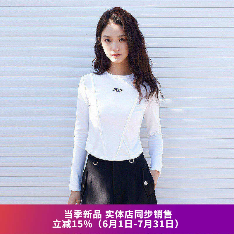 纯色圆领正肩修身短款T恤