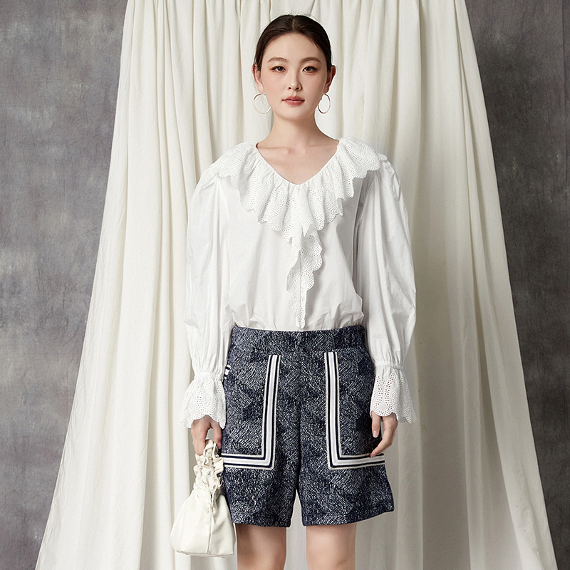 奥特莱斯品牌折扣 YS秋装新款 镂空设计长袖上衣减龄款套头衬衫女