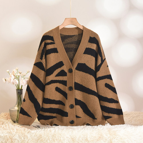 复古开衫羊毛拼色毛衣