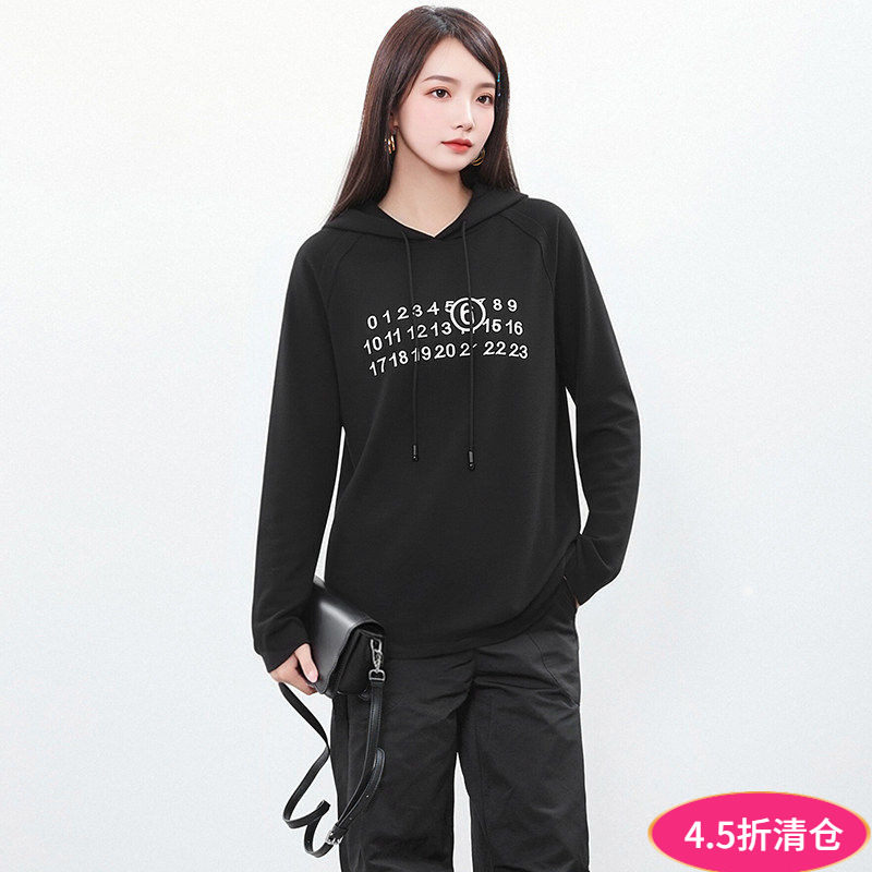 Outlets专柜撤柜正品 CV春装2026新款精美数字图案上衣连帽卫衣女