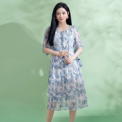 温柔花卉中长连衣裙女