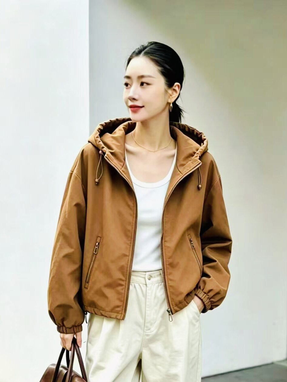 2026年秋季新款时尚宽松休闲百搭下摆抽绳短款夹克连帽防风外套女