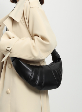 牛角包可颂包慵懒风百搭斜挎包女2025新款小众质感软皮包包饺子包