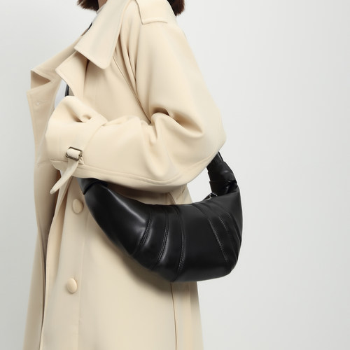 质感百搭牛角包女斜挎包饺子包