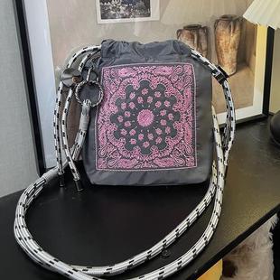 日本代购ball chain小号刺绣mini迷你散步手提斜挎放手机小包包女