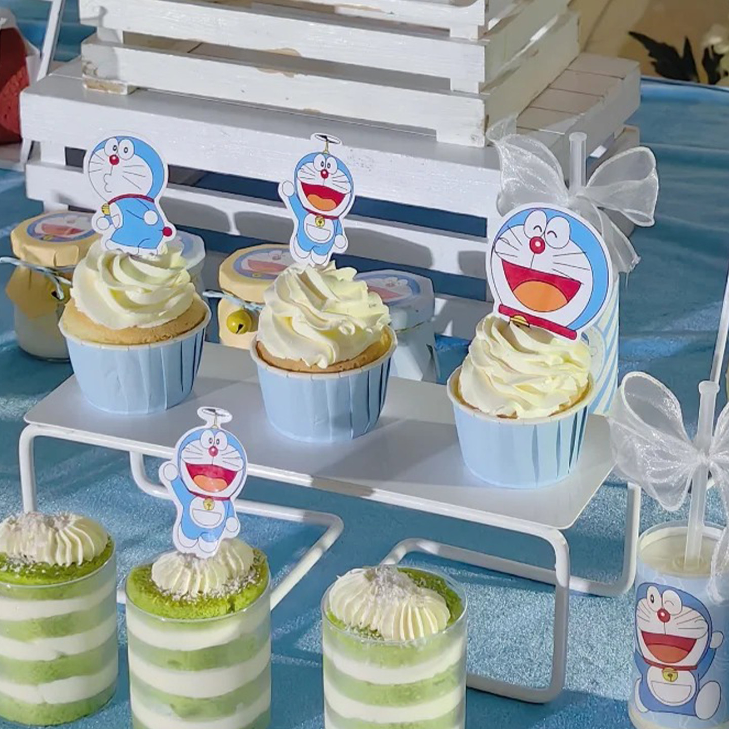 卡通哆啦A梦叮当猫蛋糕装饰摆件摇头叮当机器儿童生日烘焙甜品台