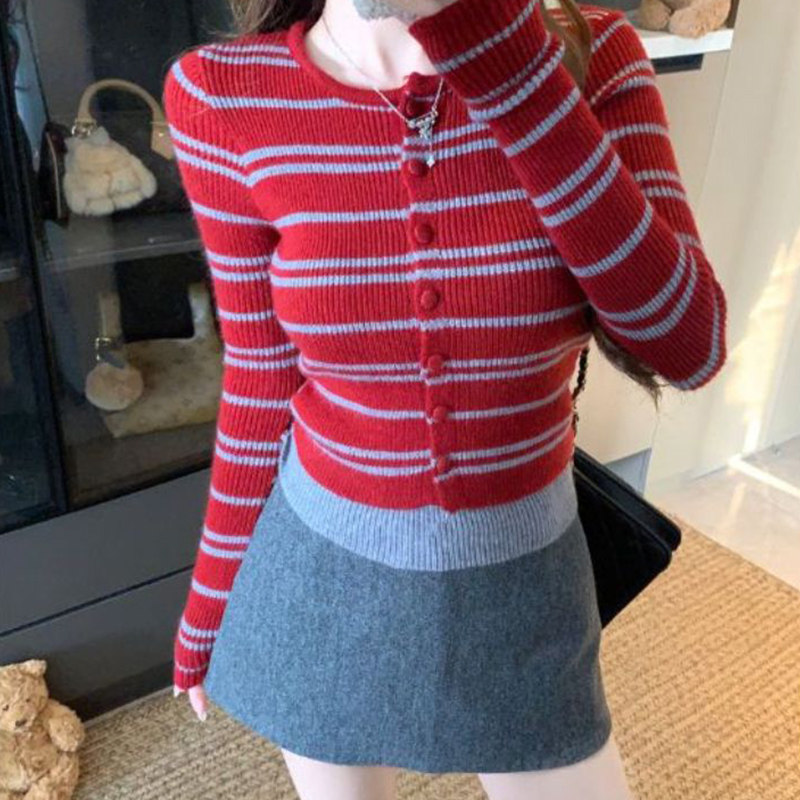 撞色条纹拼接假两件设计感打底毛衣女秋冬修身内搭短款针织衫上衣,女装/女士精品,大码内搭,淘宝优惠券,粉丝福利购,淘宝优惠卷