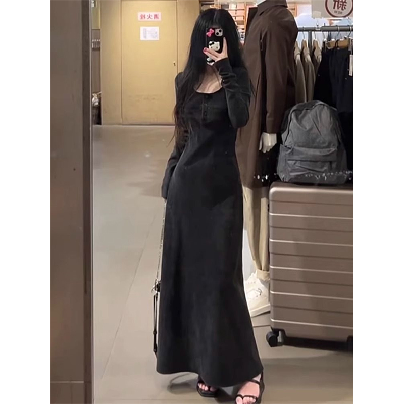 黑色方领包臀长裙女2025新款秋冬