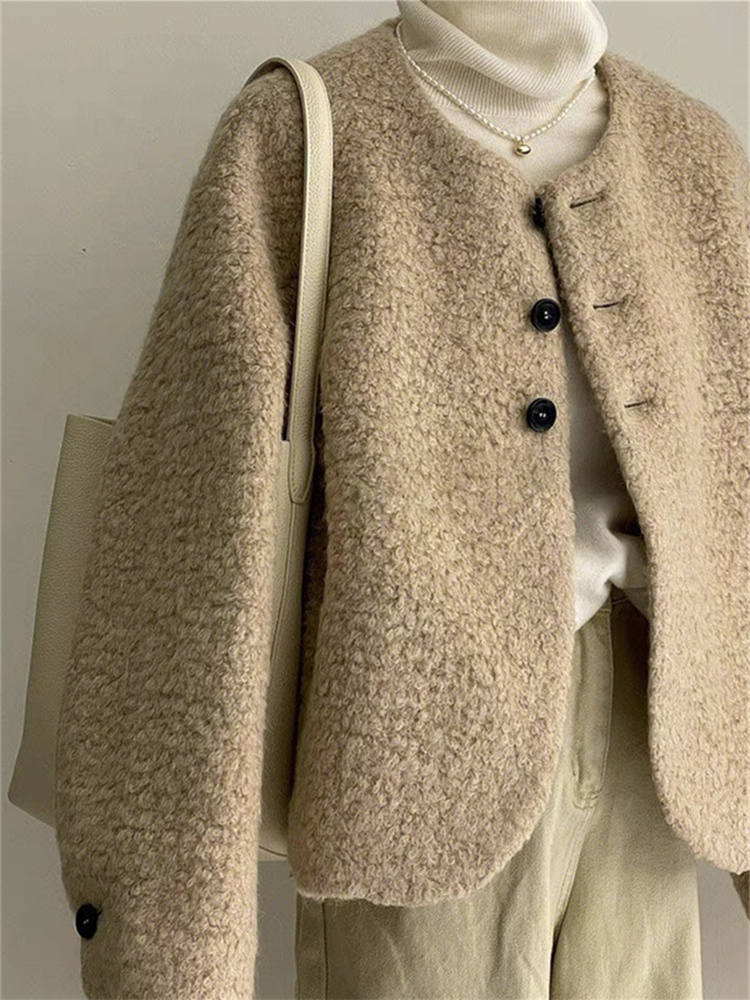 小个子奶茶色毛茸茸羊羔毛外套女
