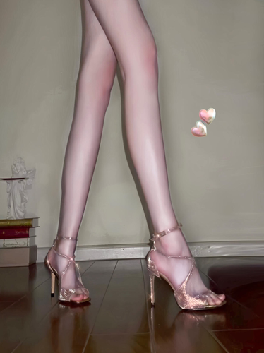 细跟淡粉色超千方头一字带高跟鞋