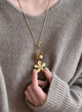 树与微风金盏花吊坠毛衣链