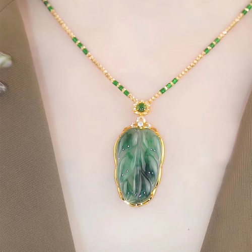 2023年新款玉吊坠项链女金枝玉叶